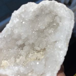 Healing Quartz Geode (full / two-piece)